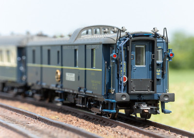 MÄRKLIN set of 6 passenger cars 