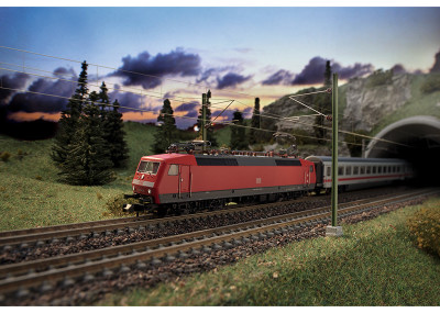 MINITRIX coffret de départ analogique Intercity DB AG (comprends locomotive et 2 voitures voyageurs , ovale de rails et transformateur -régulateur) Trains