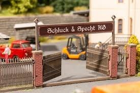 NOCH Gate with Brick Columms (laser cut kit) Decorations and landscapes