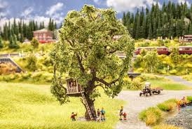 NOCH Cabane dans l'arbre (arbre hauteur 15cm) Trains