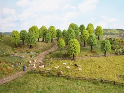 NOCH set de 10 arbres feuillus hauteur 5/9 cm Decors et diorama