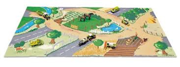 NOREV tapis de jeux 110cmx70 cm décors de campagne (avec tracteur+ remorque+ accessoires) Garages, buildings and play mats