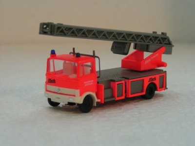 BUSCH /Praliné/Vollmer ladder  fire engine Mercedes L319 fluo Fire engine