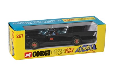 CORGI Batmobile with Batman and Robin (série limitée) Diecast models
