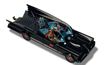 CORGI Batmobile with Batman and Robin (série limitée) Diecast models