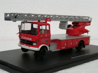 SCHUCO Ladder fire engine Mercedes Benz LP813 DL22 Metz 