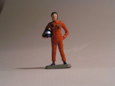 STARLUX Formule 1 pilote avec casque sous le bras (écurie rouge) Maquettes et figurines plastiques