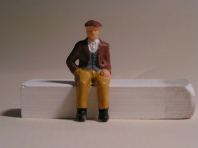 STARLUX homme assis avec casquette Maquettes et figurines plastiques
