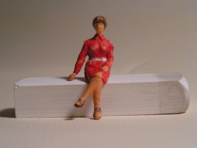 STARLUX femme assise jambes croisées Maquettes et figurines plastiques