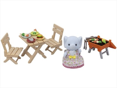 SYLVANIAN FAMILIES  BBQ picnic set elephant girl Sylvanian Families