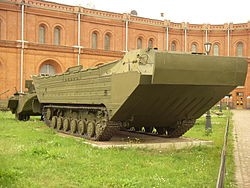TRIDENT Vehicule amphibie chenillé russe PTS-M Véhicules miniatures