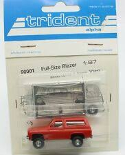 TRIDENT Chevrolet Full-Size Blazer (modèle en plastique) bleu métalisé Véhicules miniatures