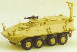 TRIDENT blindé russe LAV-L (modèle en plastique) couleur sable Militaires