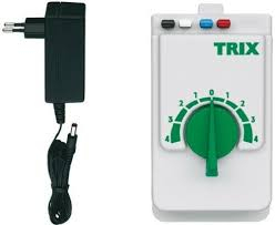 TRIX transformateur 220v / 12V courant continu et 16v courant continu avec régulateur de vitesse progressif avant/ arrière Accessoires